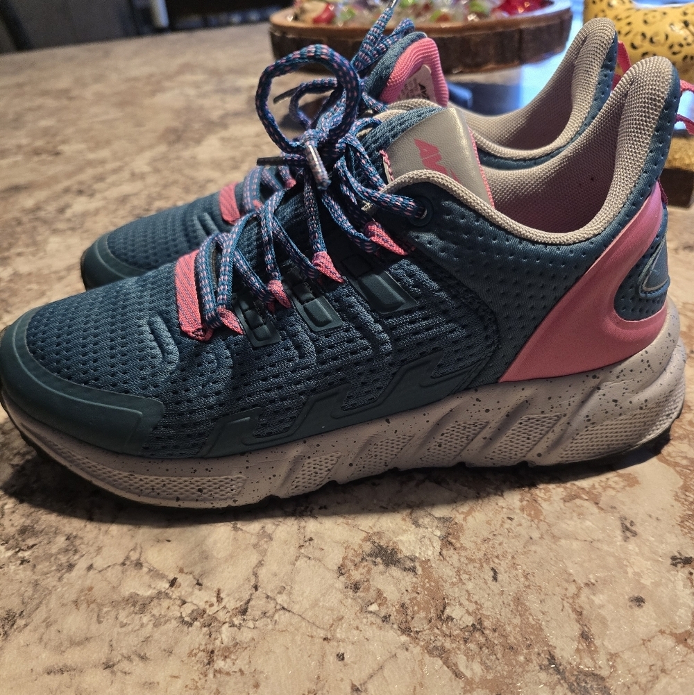 Avia Women's Trail Walker Sneakers Size 8.5